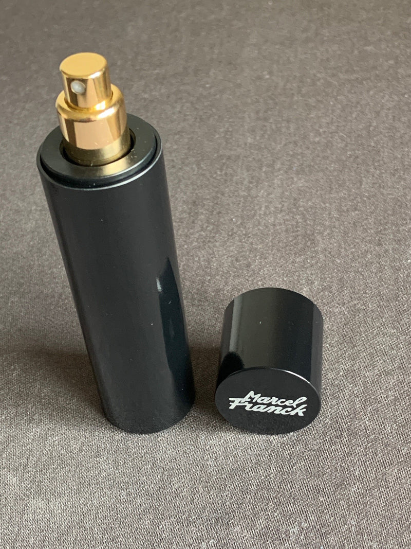 TRAVEL/PURSE PERFUME ATOMIZER: EXCHANGEABLE VIAL, CELULOSE, BLACK