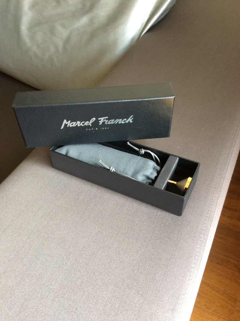 TRAVEL/PURSE PERFUME ATOMIZER: EXCHANGEABLE VIAL, CELLULOSE, WHITE